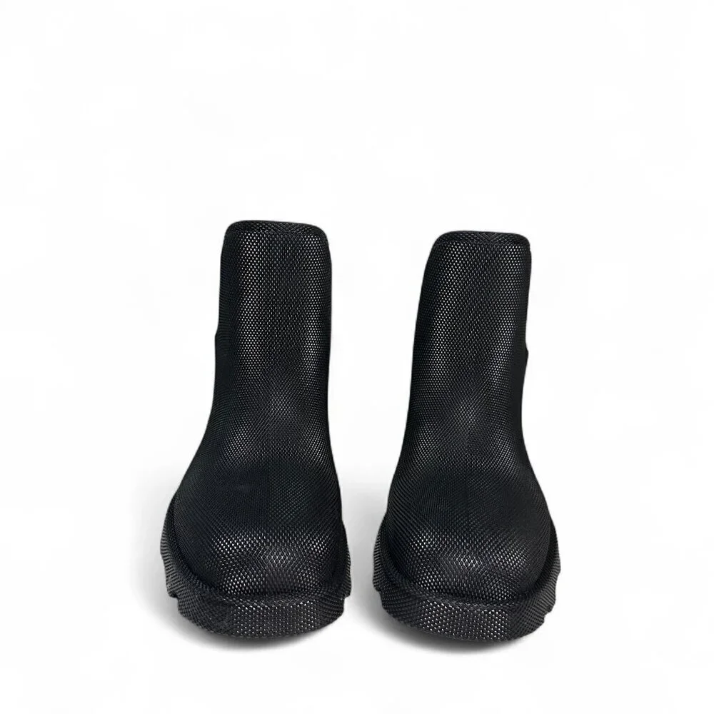 Burberry Women's Ray Rubber Ankle Boots sz 37 EU. NEW IN BOX